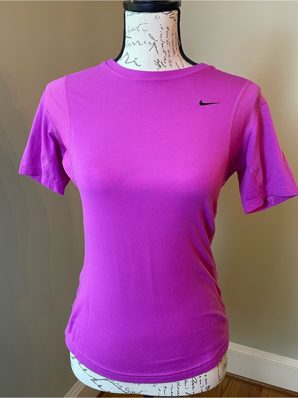 Nike Dri-FIT Women’s Small Pink Fuchsia Running Athletic Mesh Top